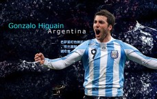 巴萨紧盯热刺后卫范德芬，荷兰国脚今夏离队首选诺坎普