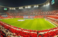 意甲焦点战，绿巴萨光环映照圣西罗，米兰2-2萨索洛伟意左血脉暂隐