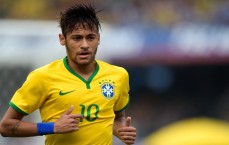 斯图尔特防守端崭露头角，盖帽数列联盟次席，篮下限制力冠绝群雄