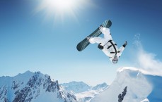 拓媒聚焦，杨瀚森400万年薪与亨德森千万合同对比，篮球薪资结构引发行业思考