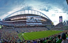 巴塞罗那2025年攻入169球，队史自然年进球榜位列第五，2015年180球纪录依旧领跑