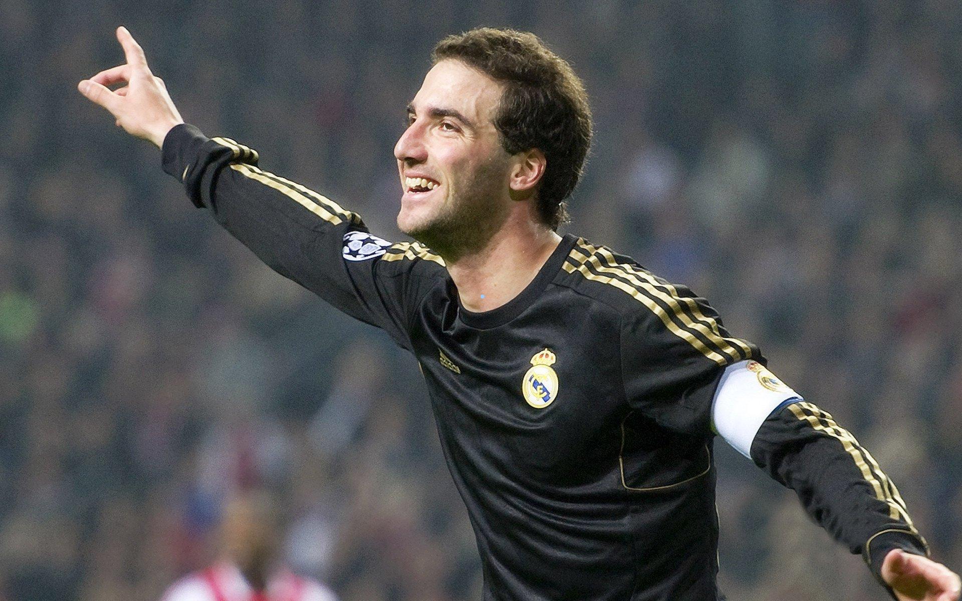 艺术天赋点燃绿茵场，阿森纳赛后小乐队的欢乐瞬间