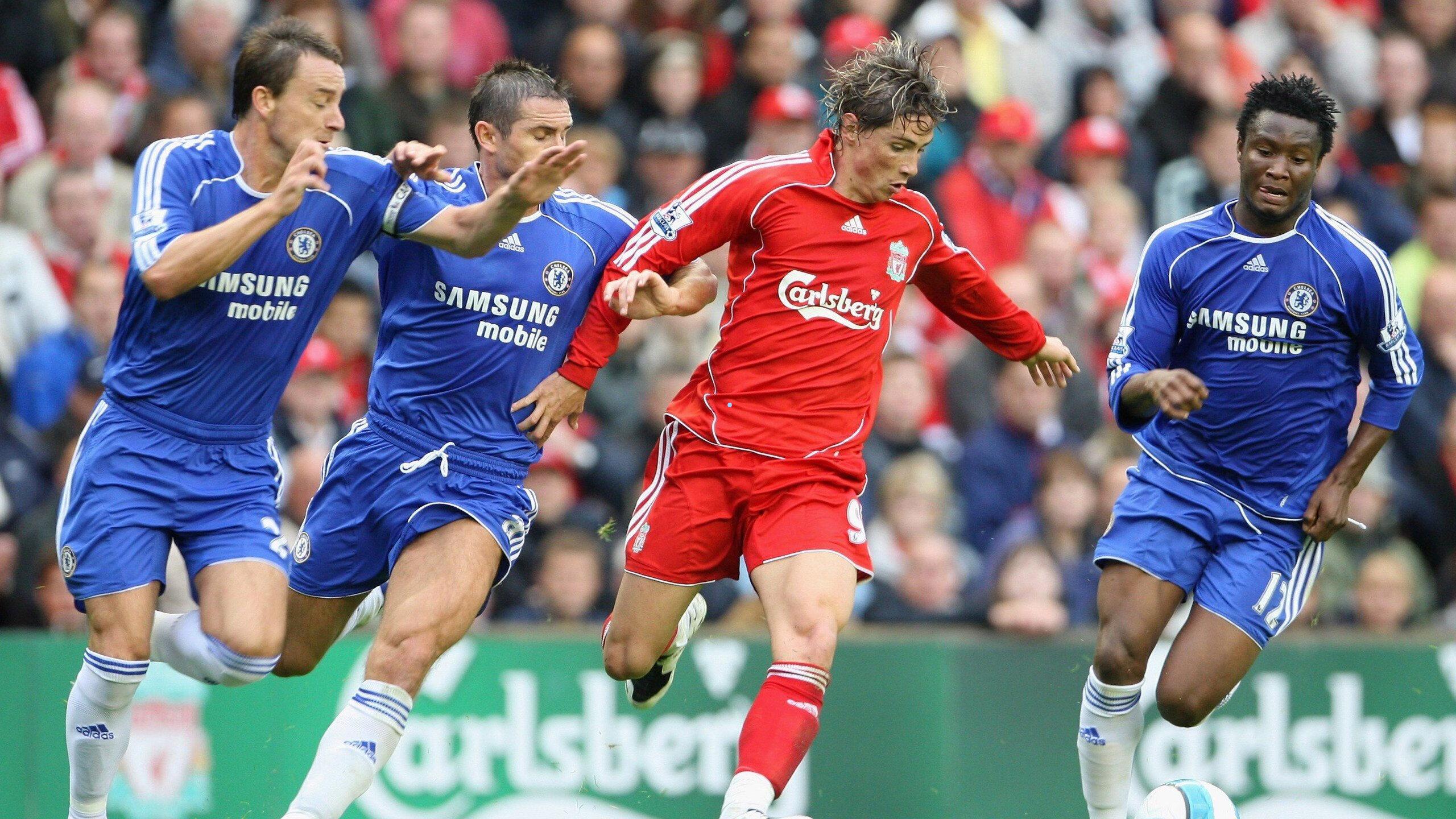 西甲焦点战预告，比利亚雷亚尔主场对阵巴塞罗那，巴萨状态佳或险胜