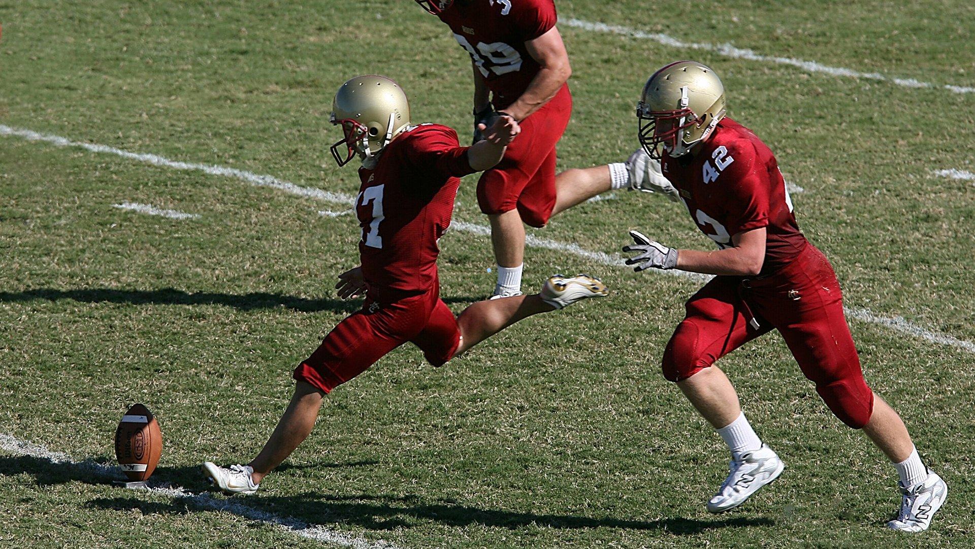 米德尔顿底角三分连中，奇才9-0攻势紧追仅差10分